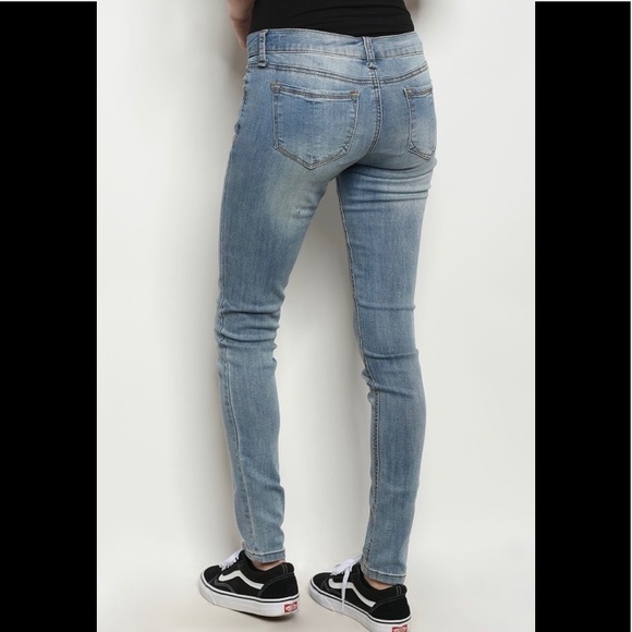 🎈2/$20🎈 ALMOST GONE Special A Skinny Jeans - Picture 5 of 5